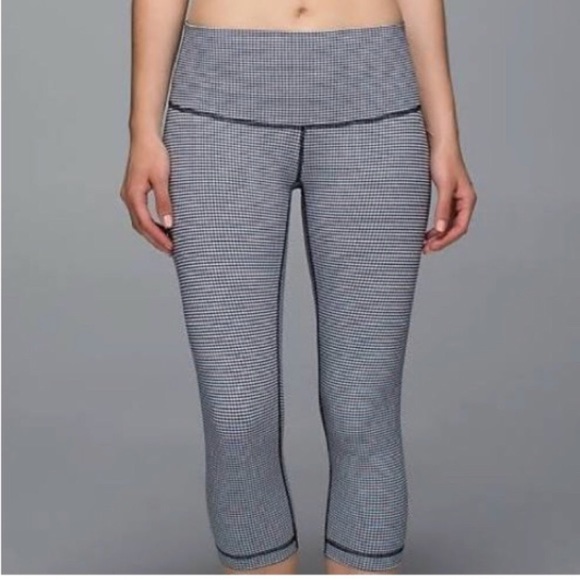 lululemon athletica Pants - Lululemon crop gingham print leggings